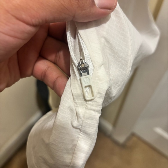 Lululemon Men’s Active Running Jacket - Medium - Picture 9 of 12